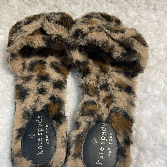 Kate Spade Sandy leopard print faux fur slippers with gold tone accent size 10B - Picture 2 of 10